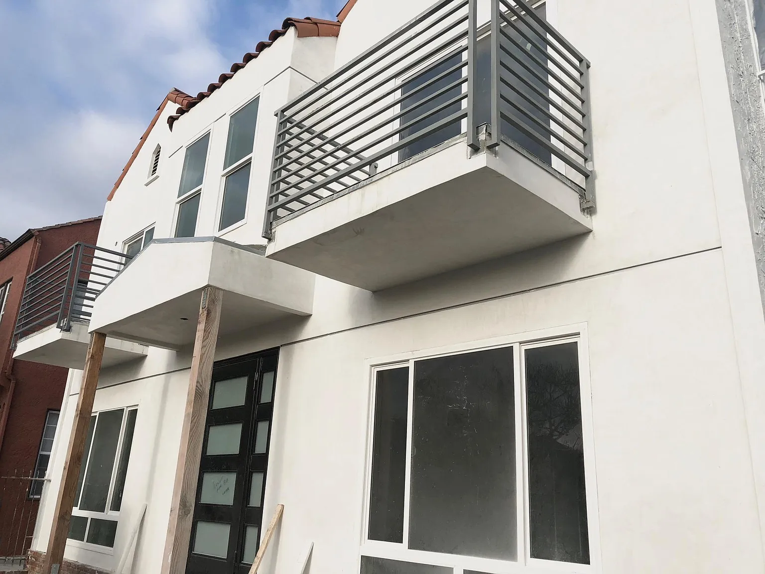 1348 Carmona Ave — Photo 4