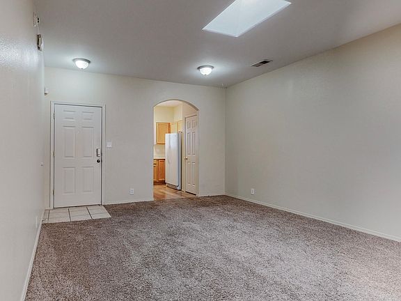 5th image of 316 Kaylyn Dr SE