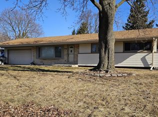 7710 North Edgeworth DRIVE, Milwaukee, WI 53223