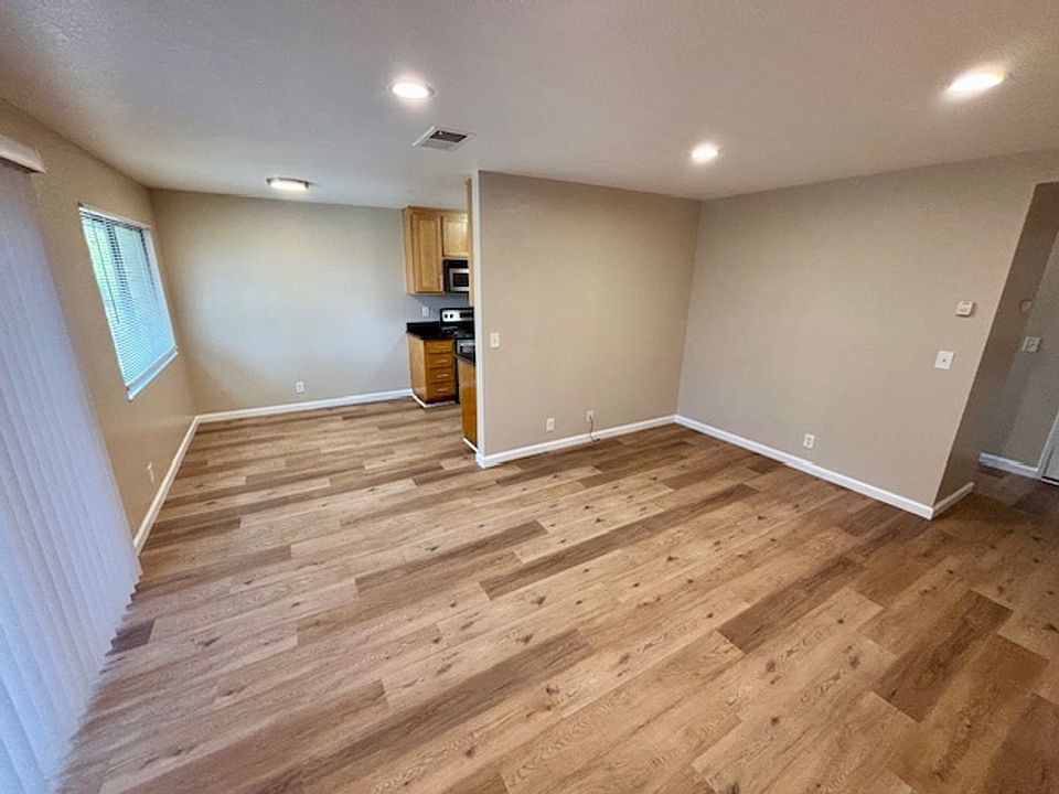 1st image of 900 Cambridge Dr Unit 62