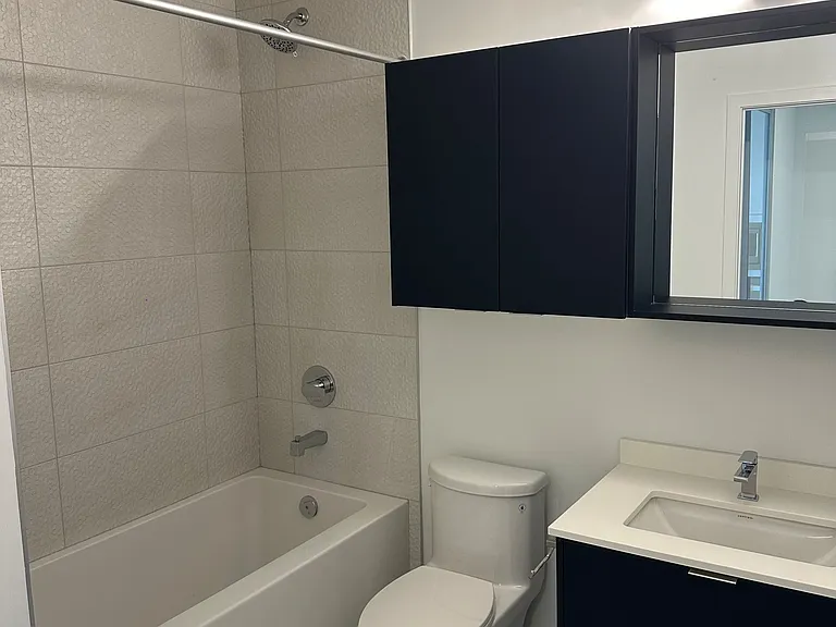 5105 Hurontario St #2107 — Photo 4