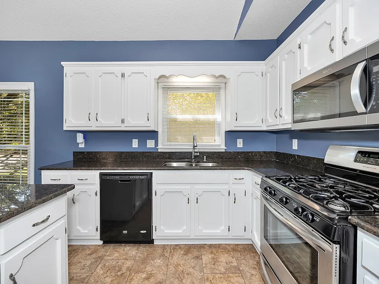 722 Highland Dr — Photo 12