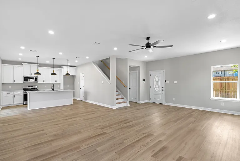 813 Barbara Mae St — Photo 8