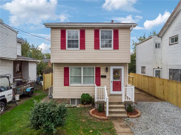 214 S Prospect St, Connellsville, PA 15425