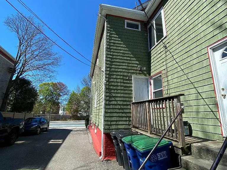 Somerville Ave — Photo 37