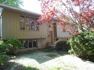 3280 Quail Ridge Rd, Bettendorf, IA 52722