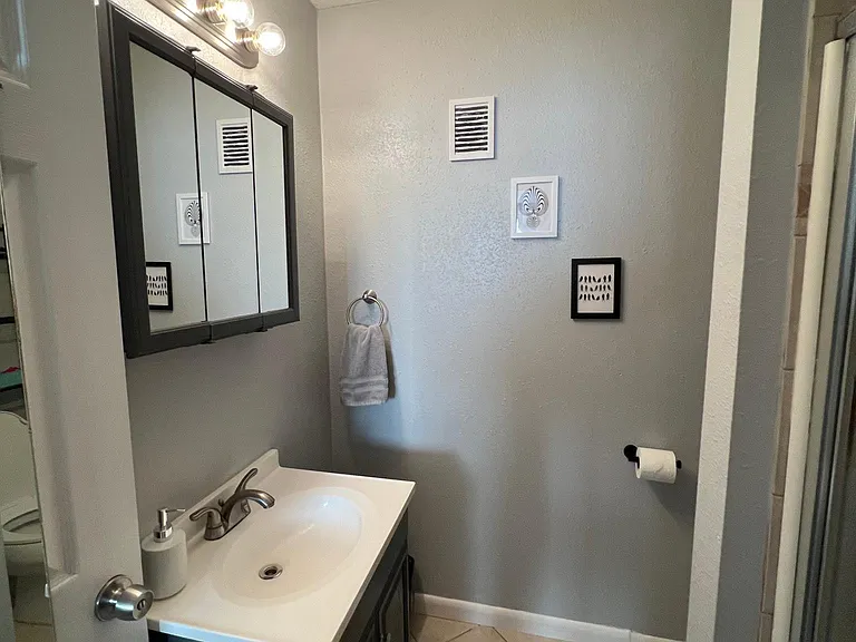 485 Zenobia St — Photo 7