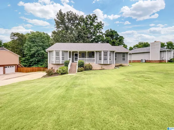 5716 Garden Wood Dr, Gardendale, AL 35071