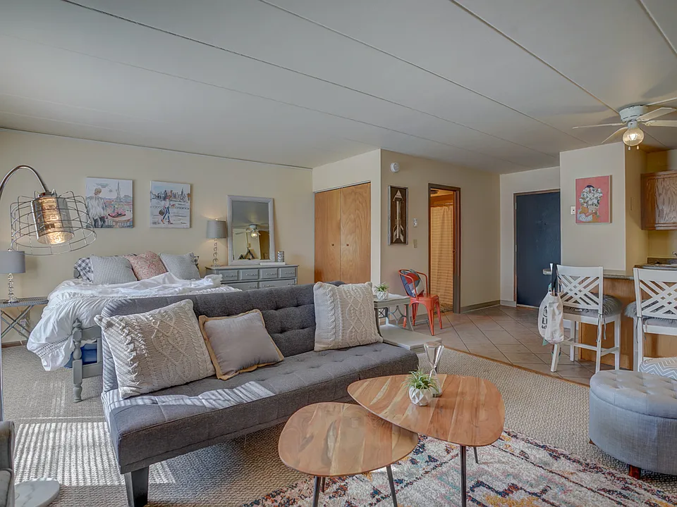 Inez Apartments