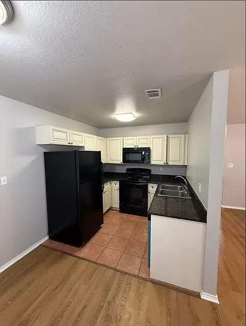 702 Claremont Parkway - Unit A — Photo 2