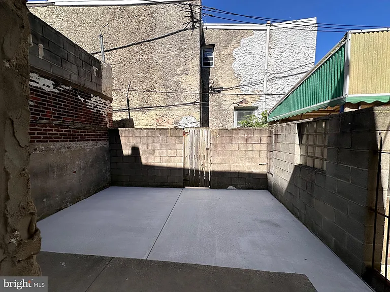 1822 S 22nd St — Photo 28