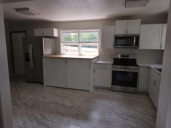 2504 Catherine St, Bristol, VA 24201