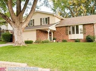 7409 Poplar Rd, Lincoln, NE 68506