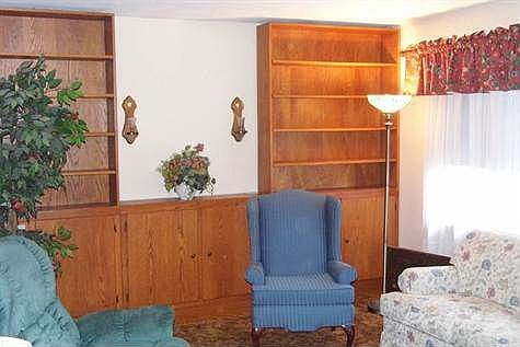 Living Room-Bookcase NOT Built in