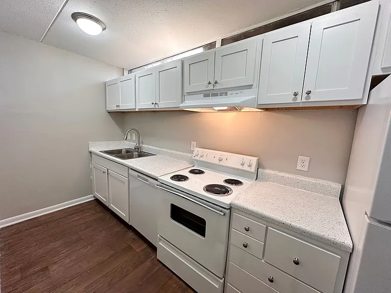 The Hammond Apartments — Photo 18