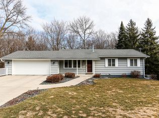 4162 Maplewood Rd, Saint Bonifacius, MN 55375