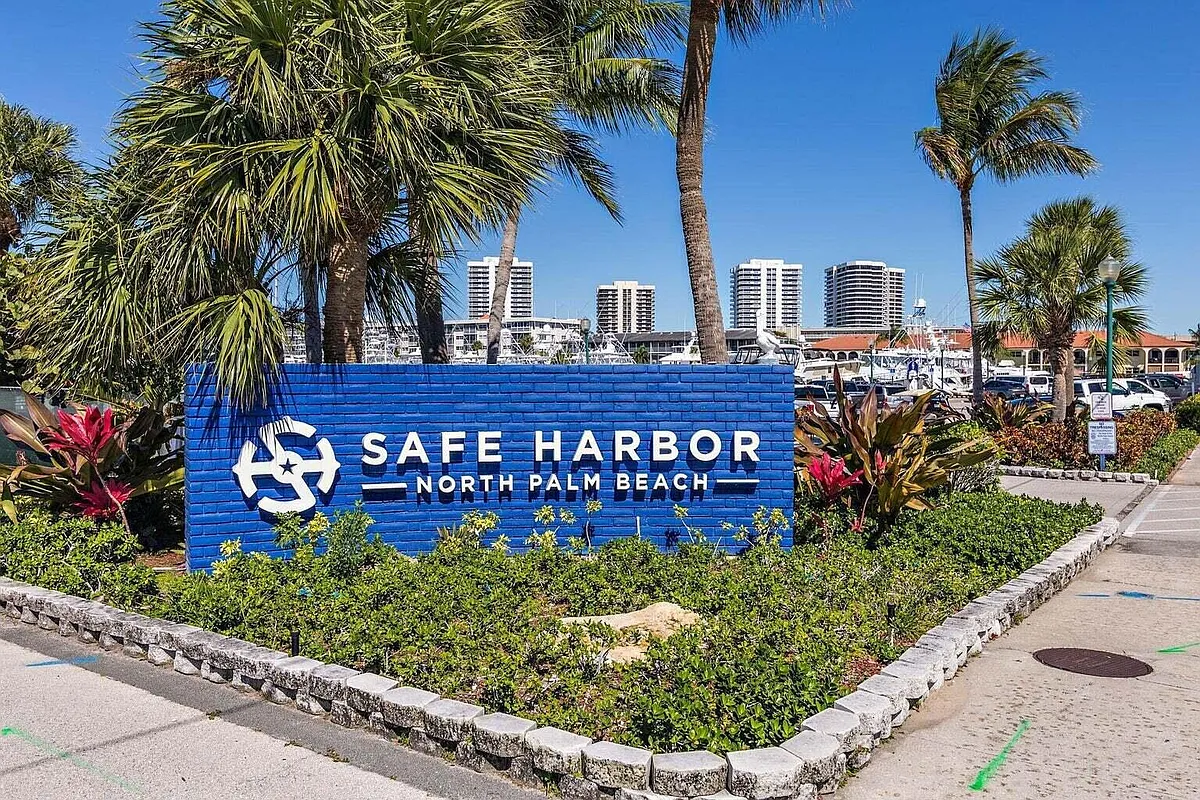 Building Photo - 907 Marina Dr #402