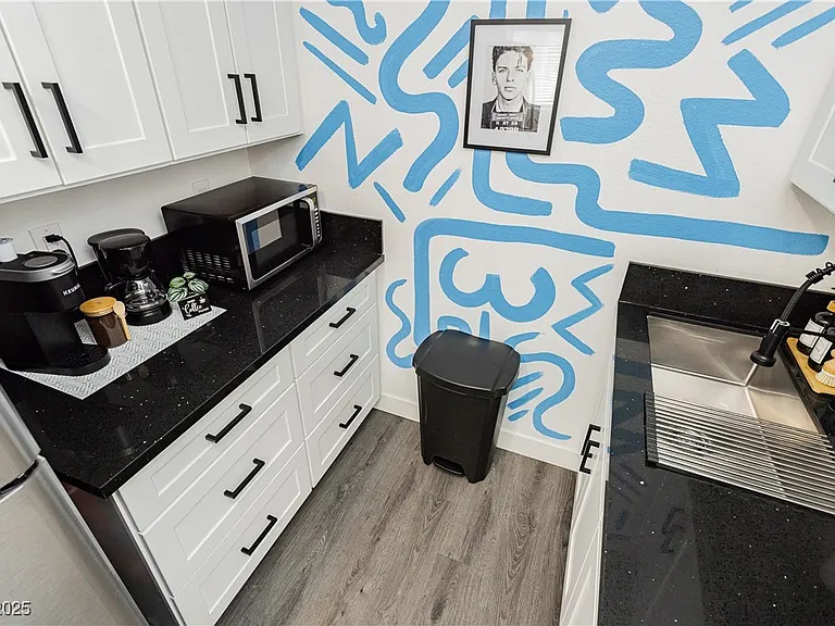 522 E Saint Louis Ave #5 — Photo 8