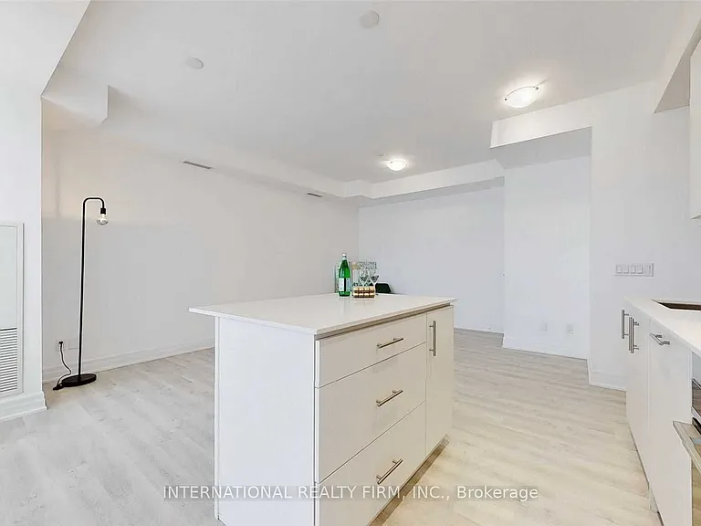 9085 Jane St #516 — Photo 19