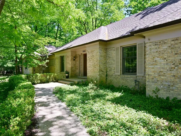 5684 Sussex Ct, Troy, MI 48098