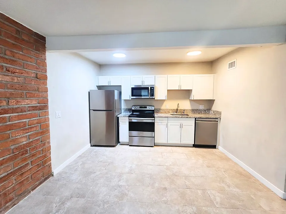 502 E Glenn St #12