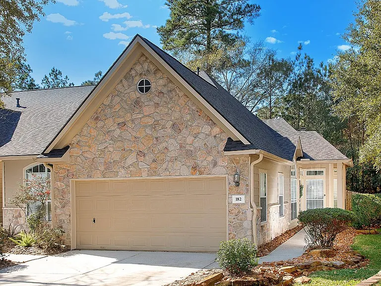 182 N Valley Oaks Cir — Photo 26