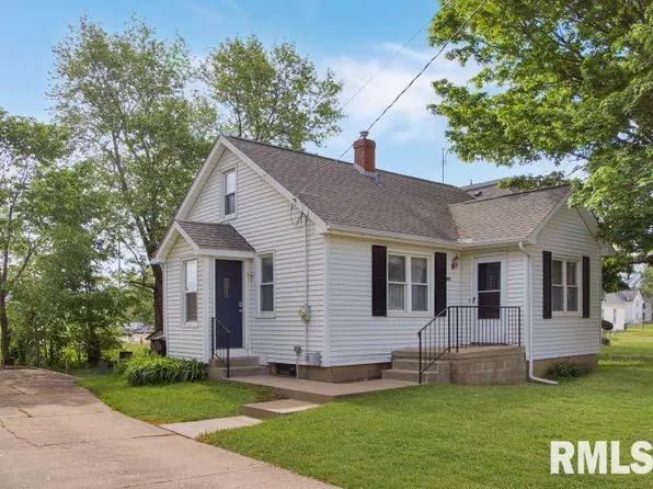 110 S Tremont Ave, Princeville, IL 61559