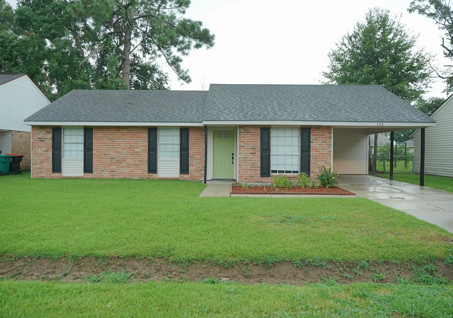 108 Dempsey Dr — Photo 1