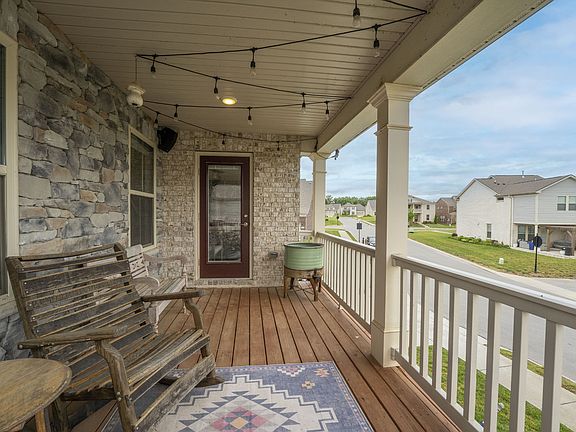 5th image of 806 Chalkstone Ln