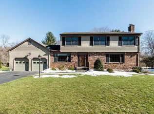 199 Canterbury Ln, Fairfield, CT 06825