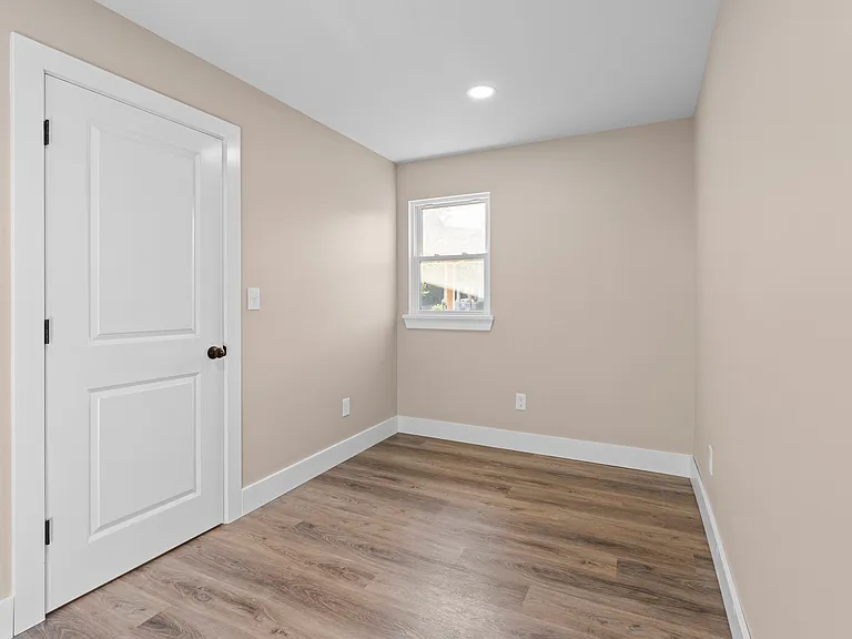 325 W Reliance Rd — Photo 29
