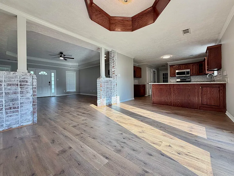 271 Meadowland Dr — Photo 10