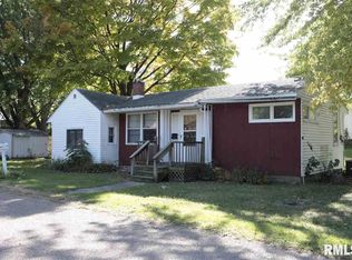 126 NW Adams St, Hopedale, IL