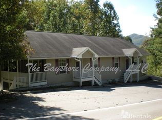 10 Brookshire Rd APT 4, Leicester, NC 28748