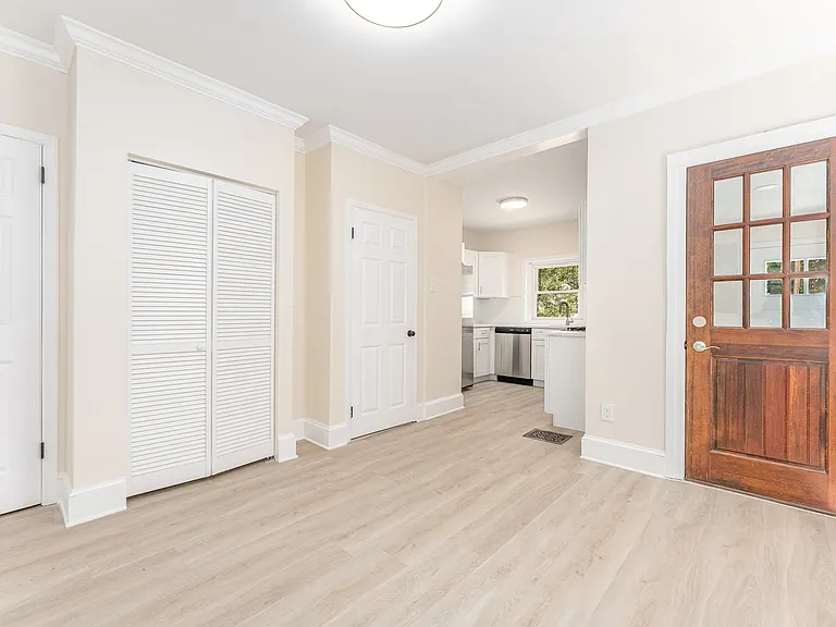 129 Walnut St — Photo 7