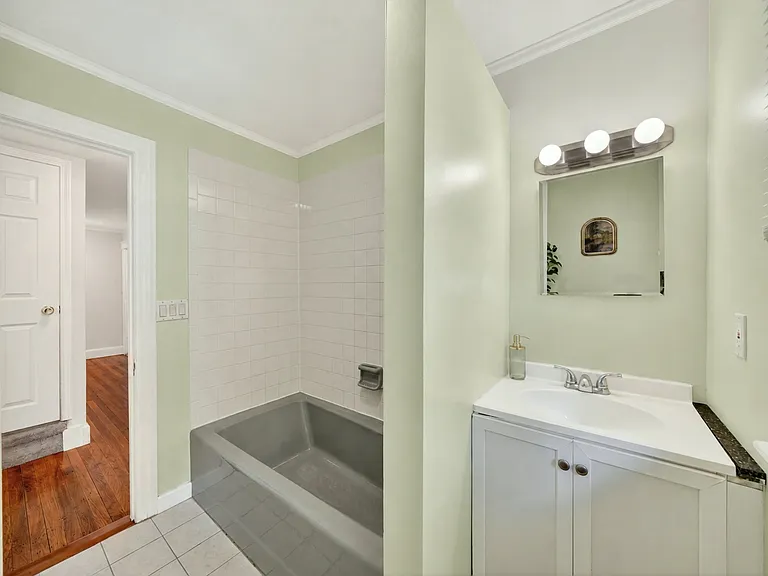 288 Auburndale Ave #2 — Photo 9