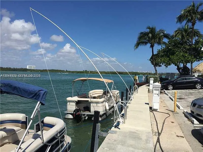 Island Pointe Condo — Photo 3