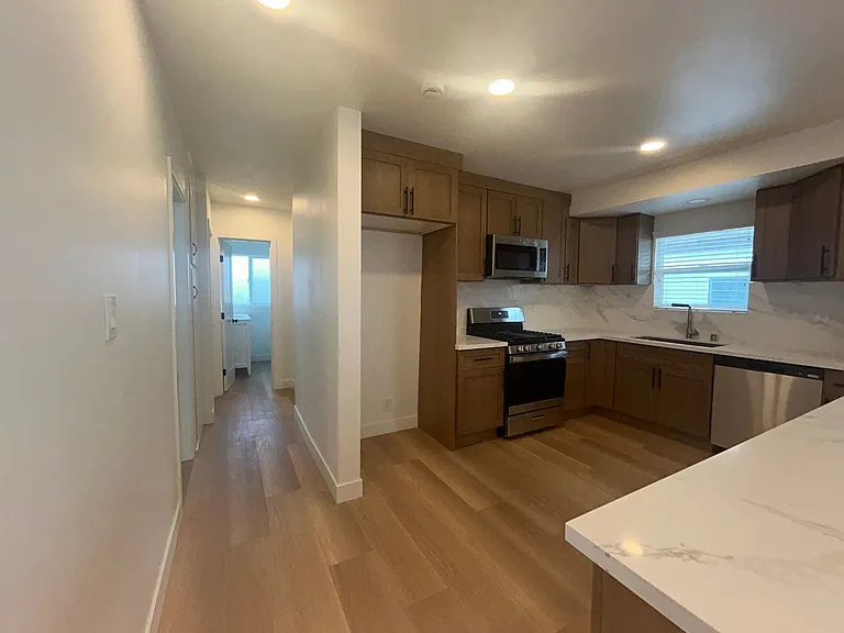 14332 Joyce Ave — Photo 3