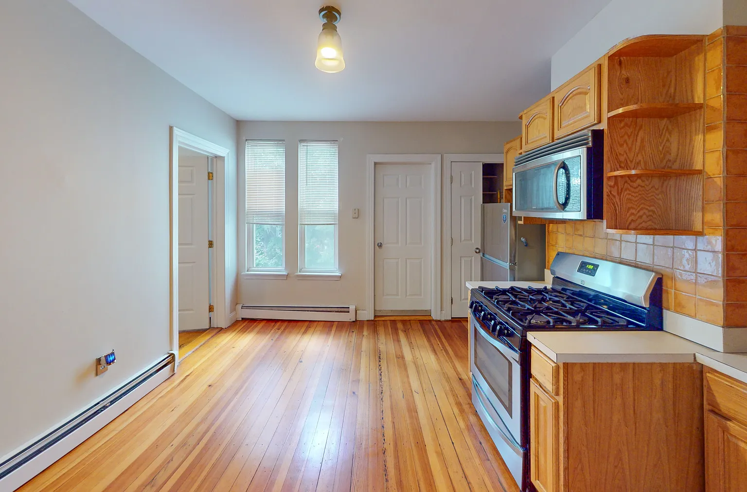 3 bed, 1100 sqft, $3,500 — Photo 2