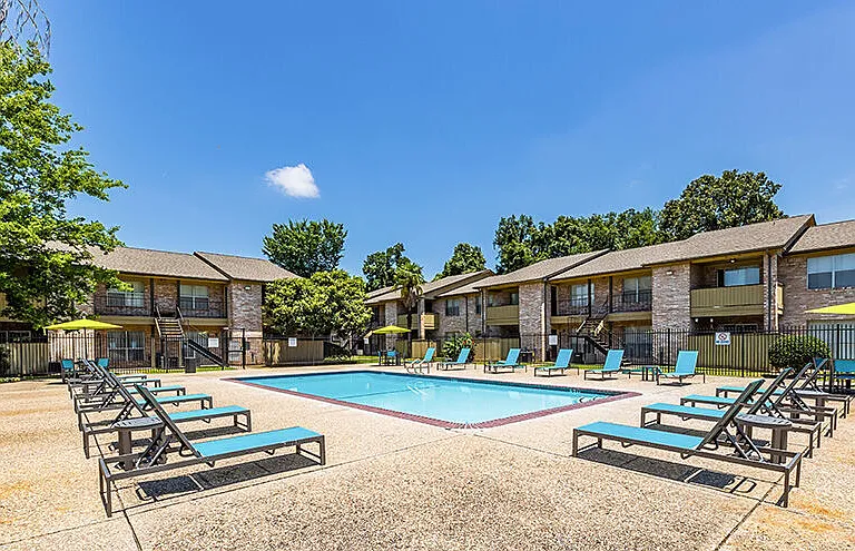 Brookhollow Apartments — Photo 8