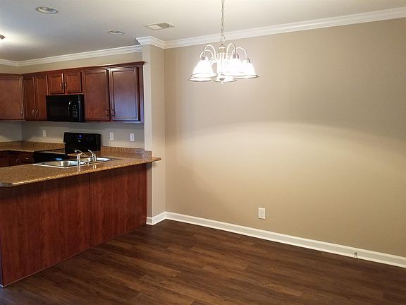 2nd image of 343 Sam Houston Cir