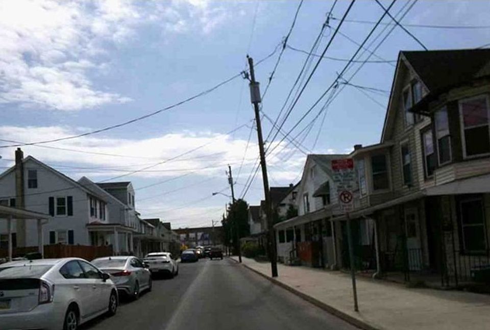 Exterior Neighborhood (street photo)