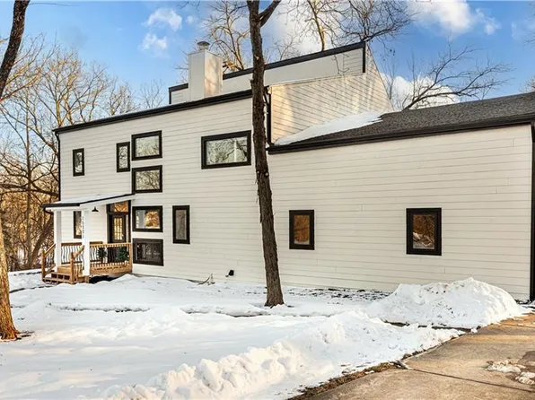 15301 Metro Ave, Bonner Springs, KS 66012