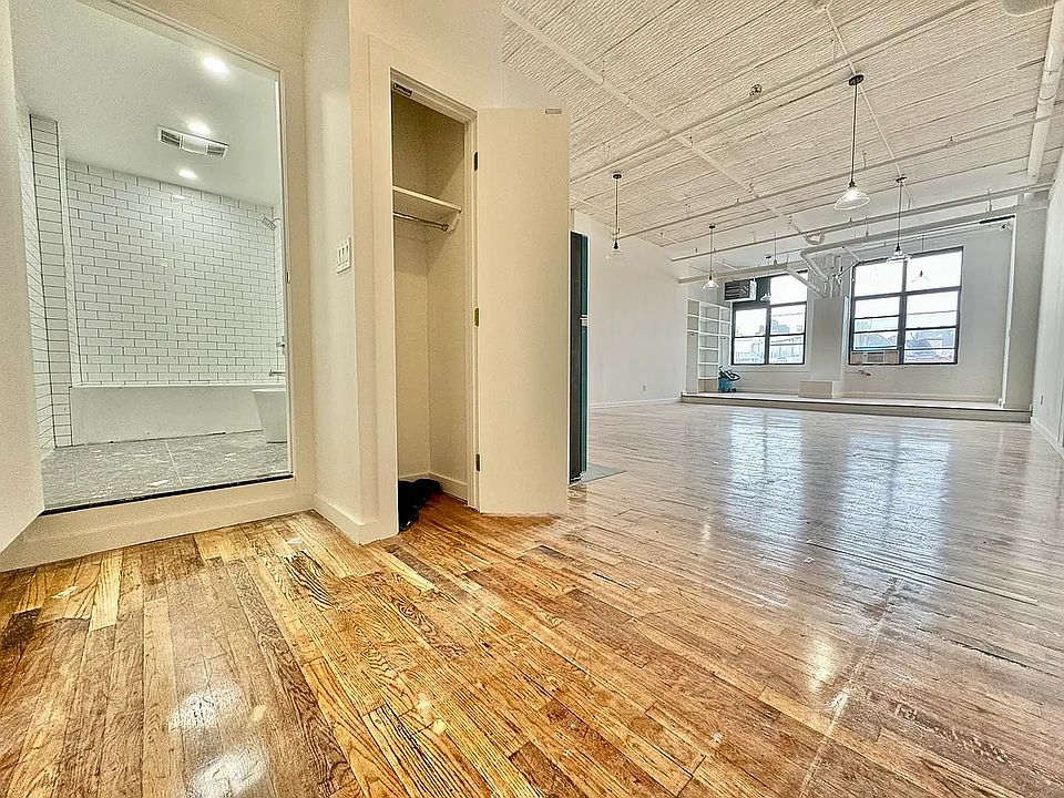 1st image of 255 McKibbin St #302