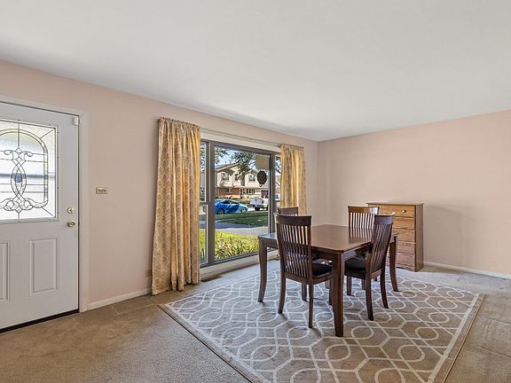 3rd image of 8944 Fairlane Dr