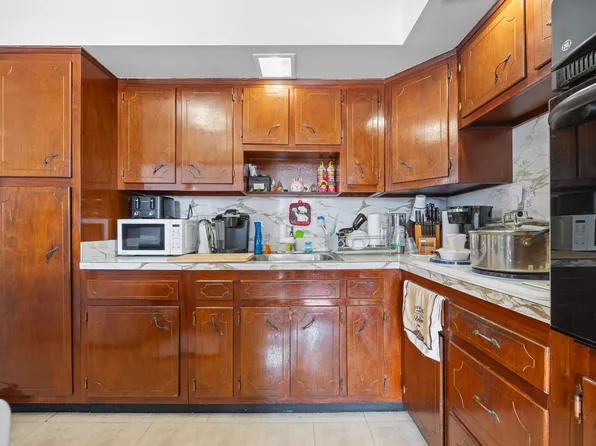 24-65 Francis Lewis Boulevard image 11 of 40