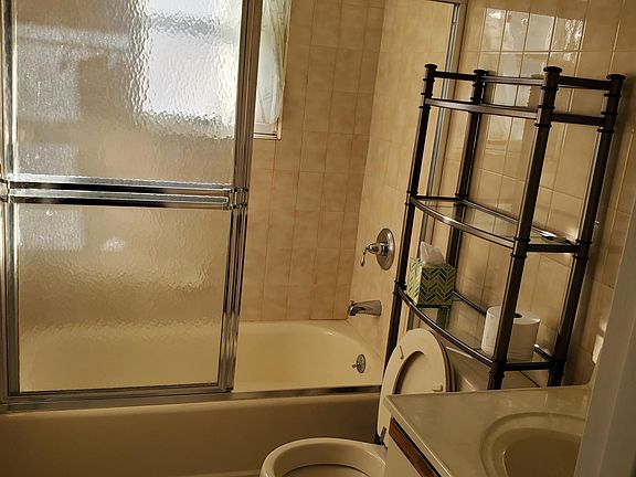 3rd image of 5 Woodland St Floor 2