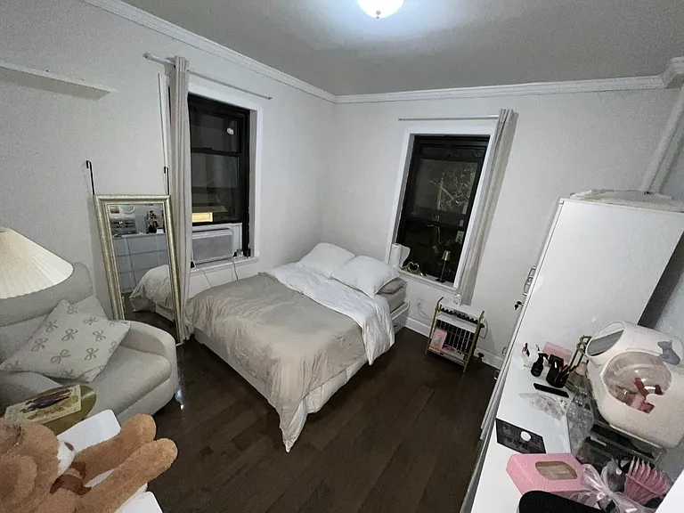 21-27 33rd St #2 — Photo 1