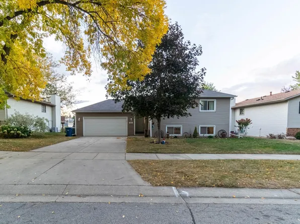 1013 Chalet Dr NW, Rochester, MN 55901