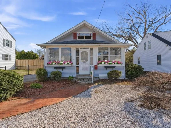 68 Packard Ave, Warwick, RI 02886